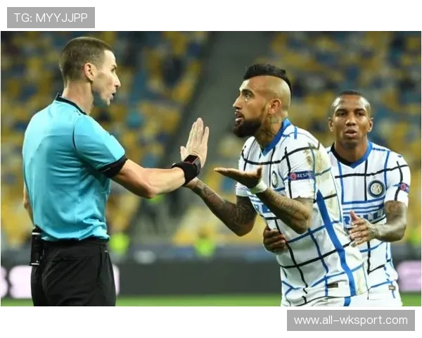 VAR规则：仅在明显且确定的重大误判时介入，并不替代场上裁判判罚